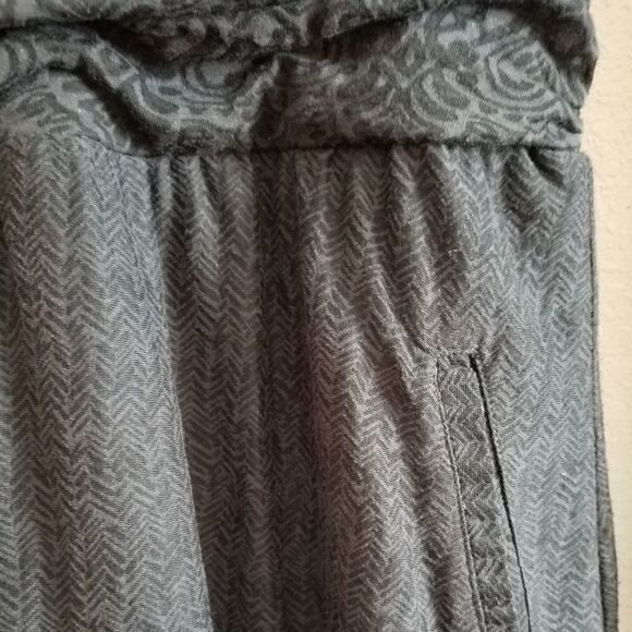 Athleta Perfect Packer Dress~Flint Grey Fireworks - Picture 8 of 8